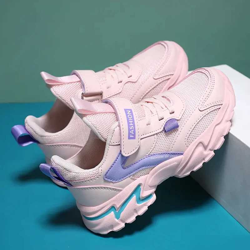 Cute pink childrens lightweight mesh walking shoes suitable for outdoor breathable sports running shoes W250407