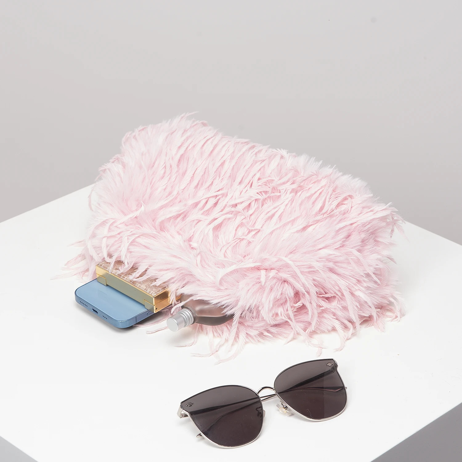Dopamine-style clip bag Y2K plush clutch bag candy-colored womens purse dinner dress clutch 250408