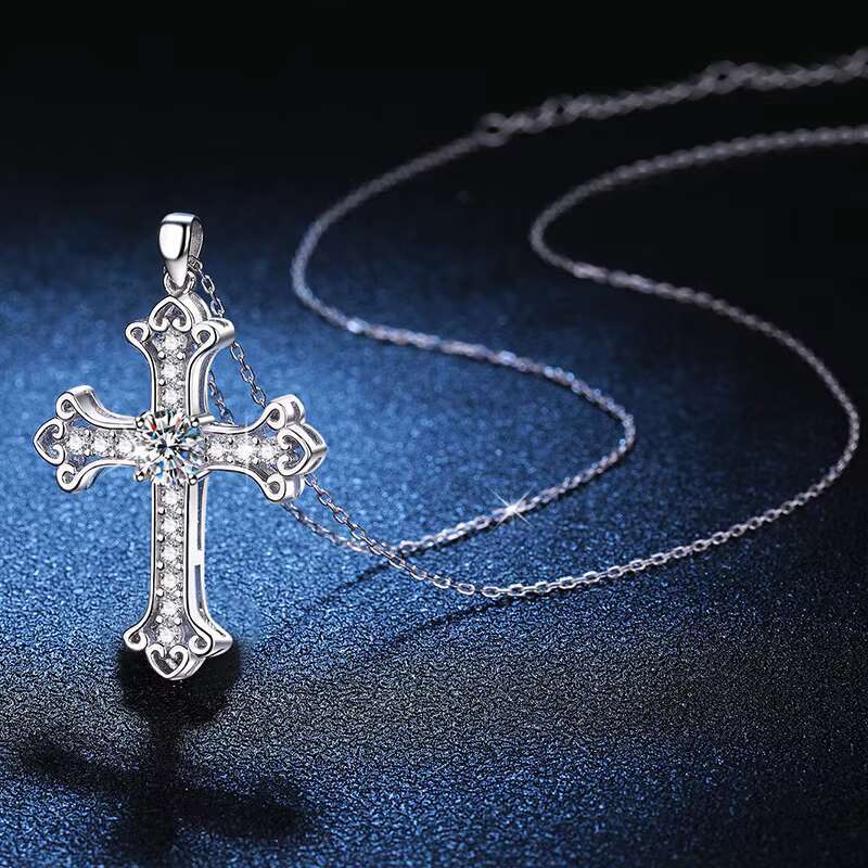 Wholesale Fine Bling 1ct Moissanite Cross Pendant Necklace Trending S925 Sterling Silver Necklace for Women Anniversary Gift