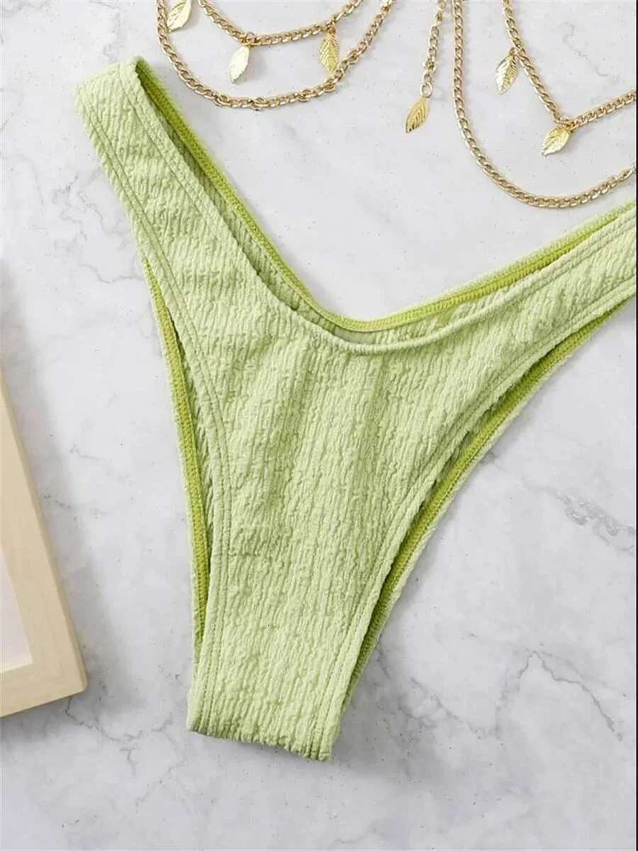 Dongdumaoyi Sexy Metal Chain Bikini Set Women Solid Black Green Ring Linked Micro Swimsuit Summer Bathing Suit Thong Swimwear Biquini