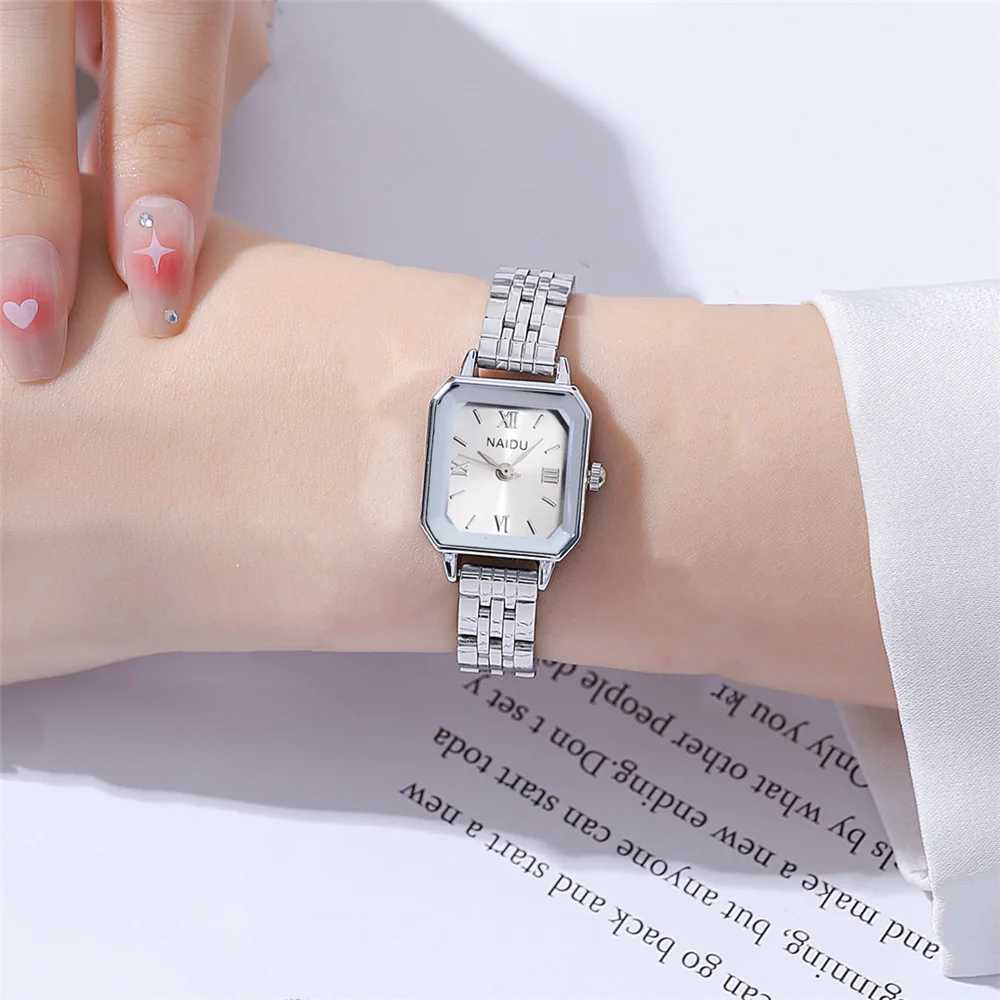 Fashion womens small dial quartz steel watch dress watchT250408