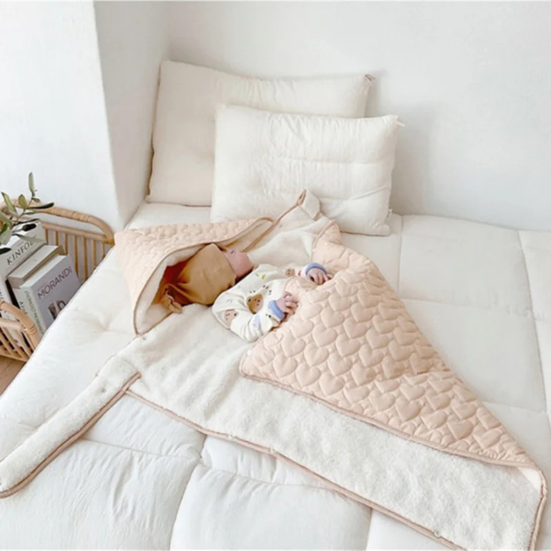 Windproof Baby Stroller Blanket Thick Fleece Sling Cover Bear Bunny Winter born Swaddle Wrap Hooded Infant Sleeping Quilt 250408