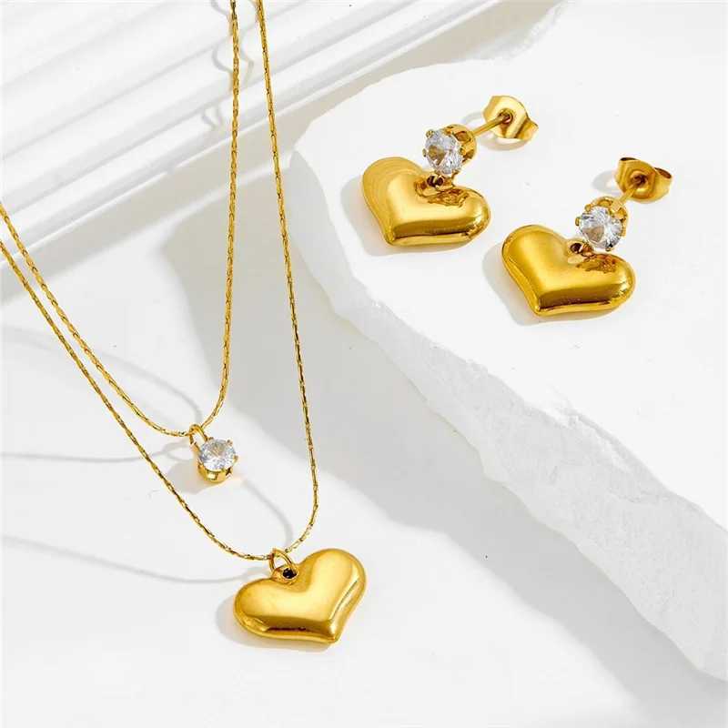 Stainless Steel Exquisite Golden - Plated Heart - Shaped Jewelry Set Necklaces Earrings With Sparkling Cubic Zirconia Y250408