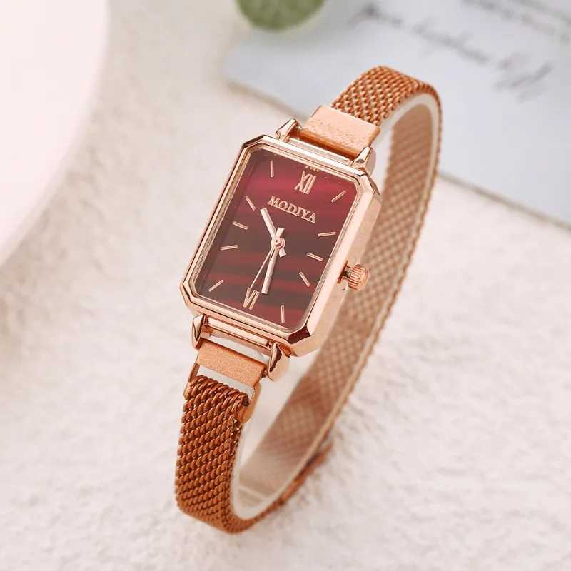 2024 Womens Watch Fashion Square Womens Quartz Watch Magnetic Strap Green Dial Simple Rose Gold Mesh Luxury Womens WatchT250408