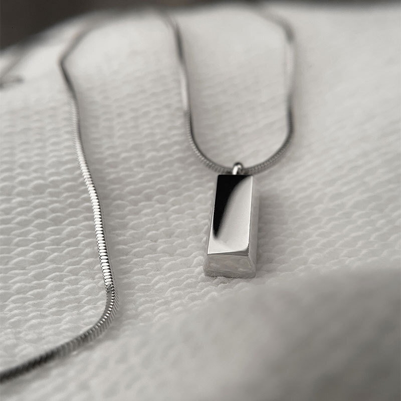 Transport small sier brick pendant snake bone chain light high-end simple exquisite titanium steel necklace