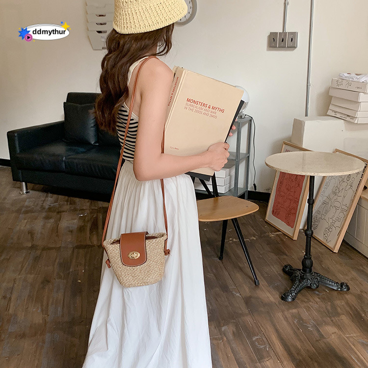 Niche Design Summer 2023 New Fashion Women's Crossbody ins Grass Weaving Beach Bag ddmythur