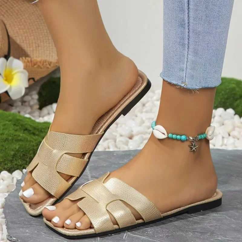 Summer Sliding Womens Tablet Luxury Outdoor Beach Flip up Womens Sandals Trend Brand Design Sliding Womens Sandals 2025 NewXJ250407