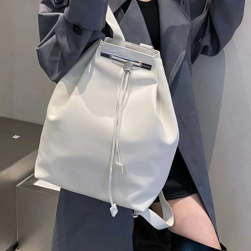 2025 New Vintage Leather Bucket For Women Designer Handbag And Purse Wdrawstring Adjustable Crossbody Shoulder Bag