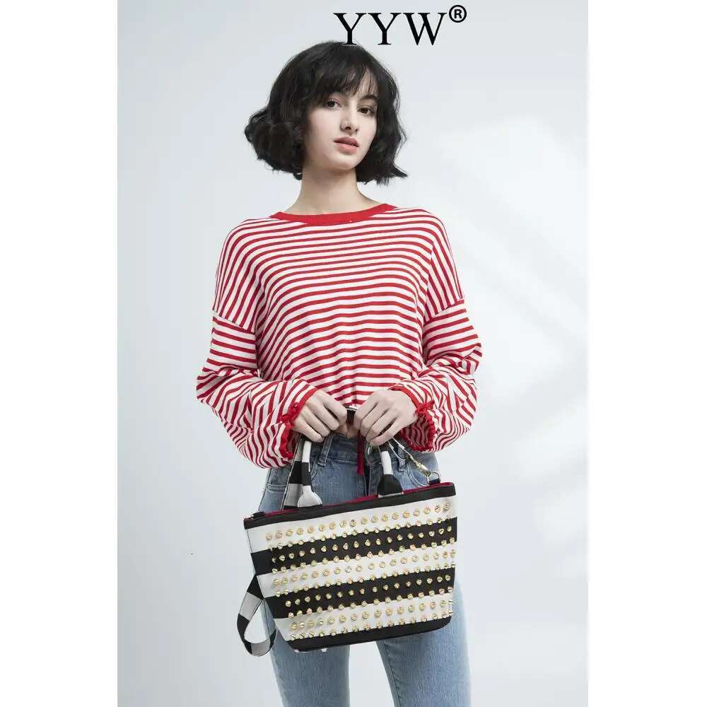 Rivet Designer Women' Large Capacity Shoulder High Quality Pu Leather Handbags And Purse Female Retro Tote Bags