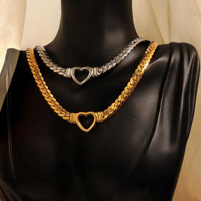 Perisbox stainless steel solid gold Pvd plated short and thick chain hollow heart-shaped necklace Y250408