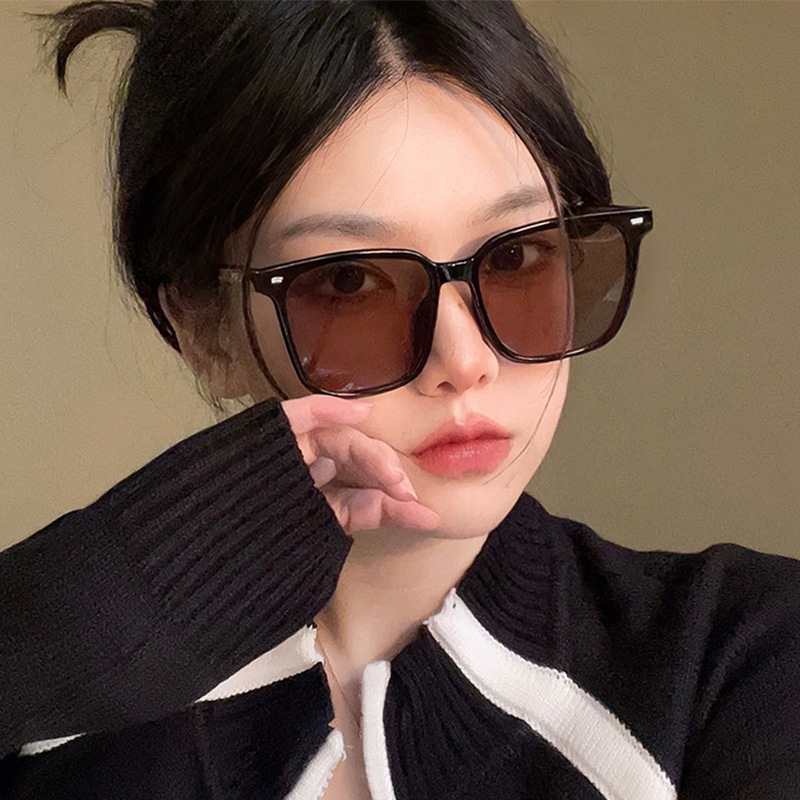 2025 Hot new free shipping designer glasses for mens womens sunglasses Summer New European and American Sunglasses