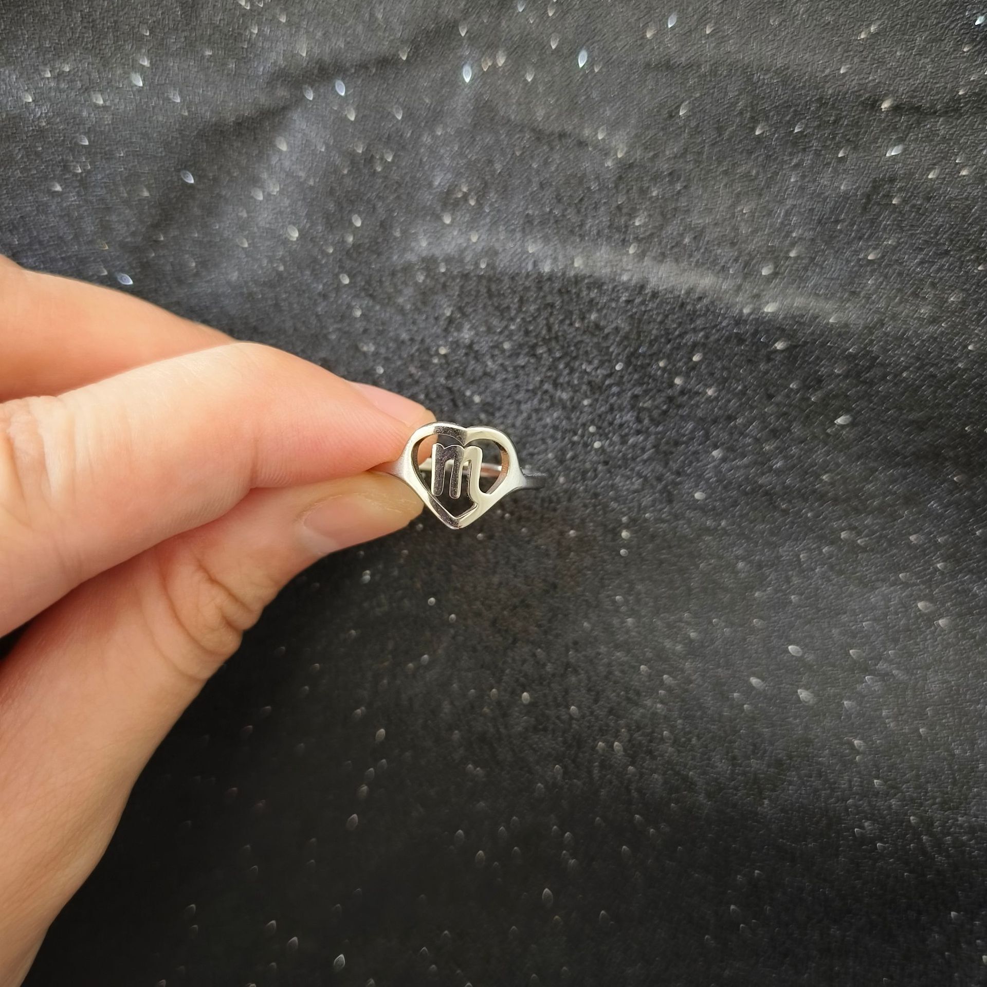 Top Source Fashion New Twelve Constellation Love Hollow Ring, Personalized and Versatile Commemorative Day Jewelry Gift