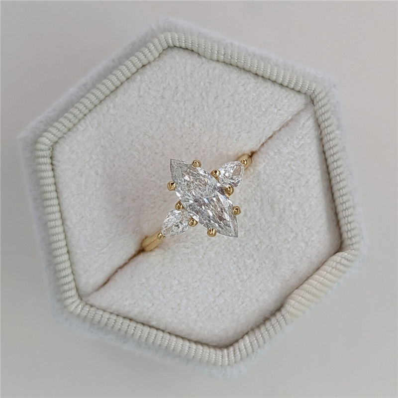 Jewelry 18 Yellow Gold 1.5 Carat Marquise Lab Grown Diamond With Two Pear Cut Engagement Rings For Women IGI E VS1 CVD Diamond Womens Gold Ring