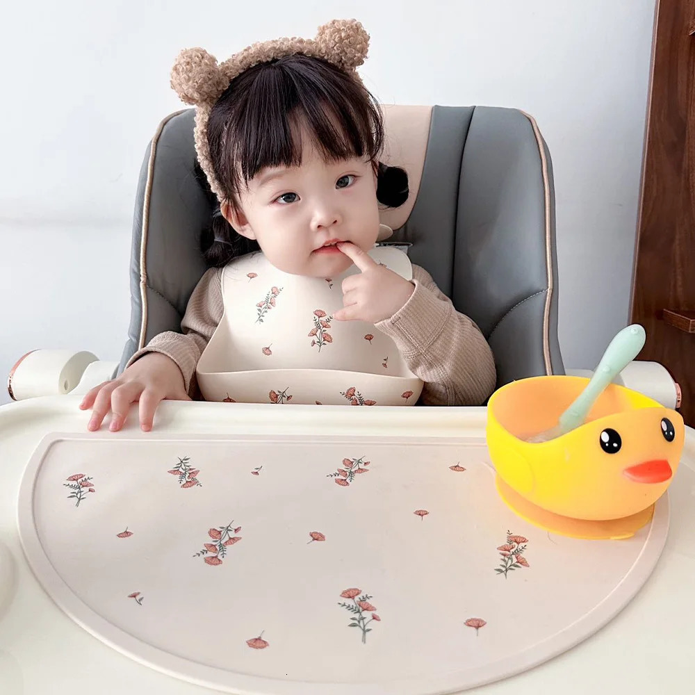 1PCS Baby Bibs Baby Flower Plate Animal Print Childrens Bibs Girls Boys Adjustable Soft Silicone Bibs Baby Feeding Supplies 250408