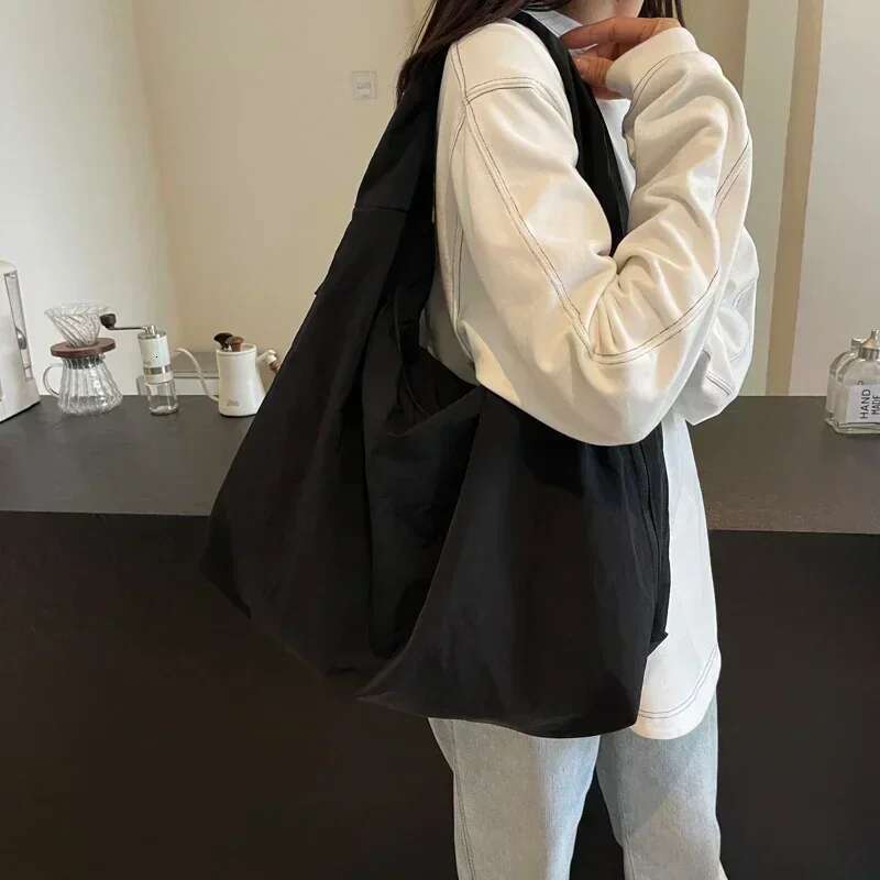 Nylon High Capacity Casual Shoulder Commuting Interior Compartment Women's Bags On Sale 2024 Fashion Solid Color