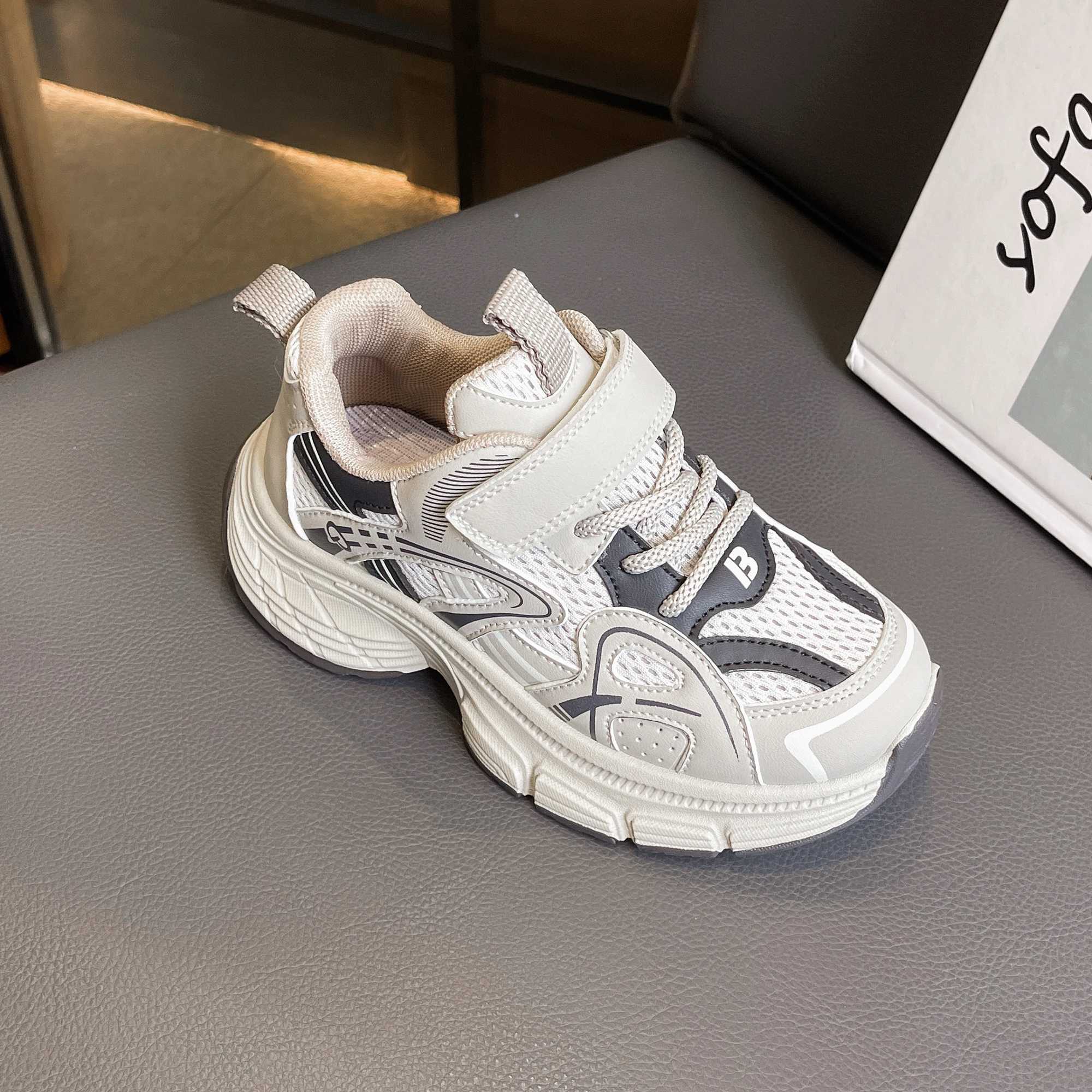 Childrens short and chubby sports shoes suitable for boys and girls casual shoes school fashion shoes W250407