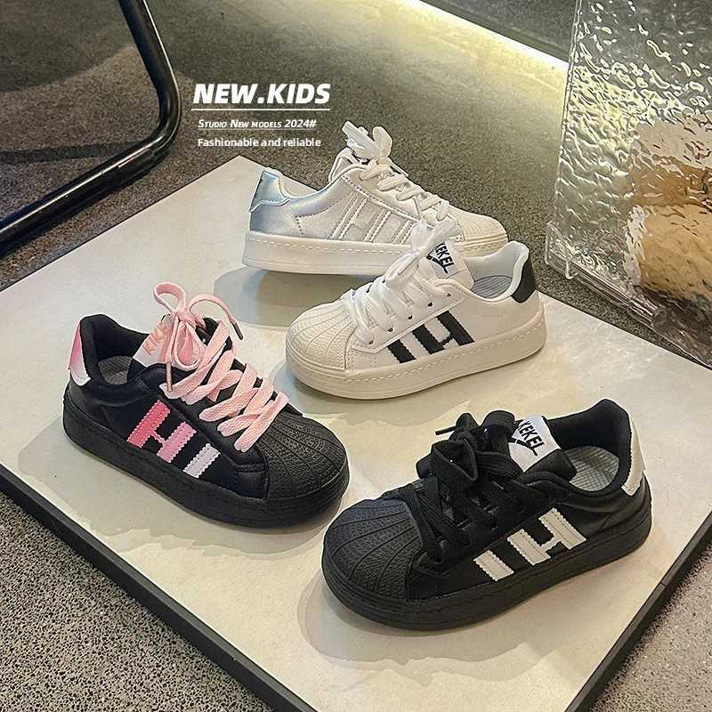 Childrens casual shoes autumn and spring baby soft baby shoes anti slip boys sports shoes girls fashionable shell toe shoes W250407