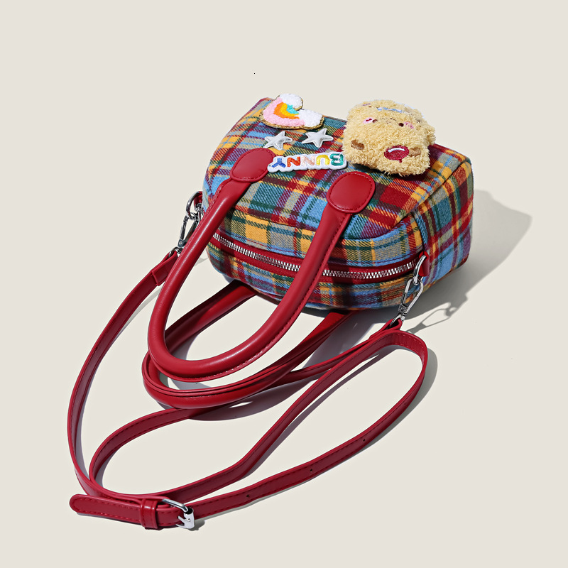 2025S New Model Designer Exquisite Plaid Ins Cute Little Brown Bear Fashionable Handbaommuting Wallet Crossbody Shoulder Bag