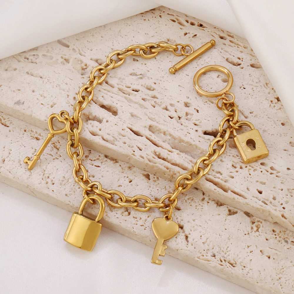 316L stainless steel carved queen coin pendant bracelet womens punk lock flower heart-shaped charm chain bracelet jewelry gift Y250408