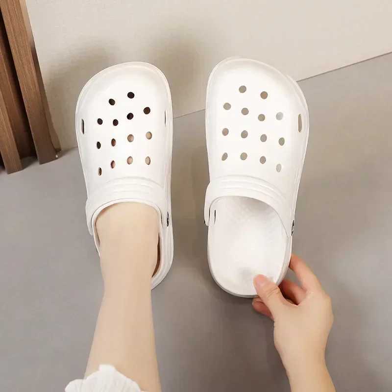 New Summer Mens Slide Mens and Womens Leisure Slide Beach Shoes Home Garden Shoes Outdoor SandalsXJ250407