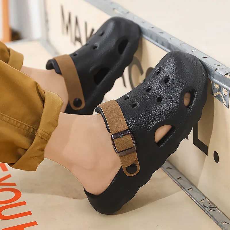 New Arrival 2025 Mens Summer Slippers Fashion Cave Slippers Outdoor Beach Sandals Leisure Garden Shoes Anti slip Designer Hollow Slippers T250407