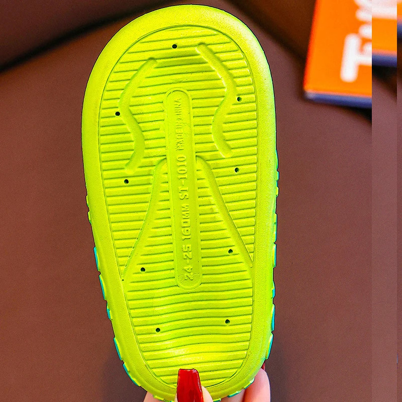 Kids Shoes Summer sandals and slippers Girl Boys dinosaur Slippers Children Slippers Pantoufle Enfant Baby Shoes Hausschuhe 250408