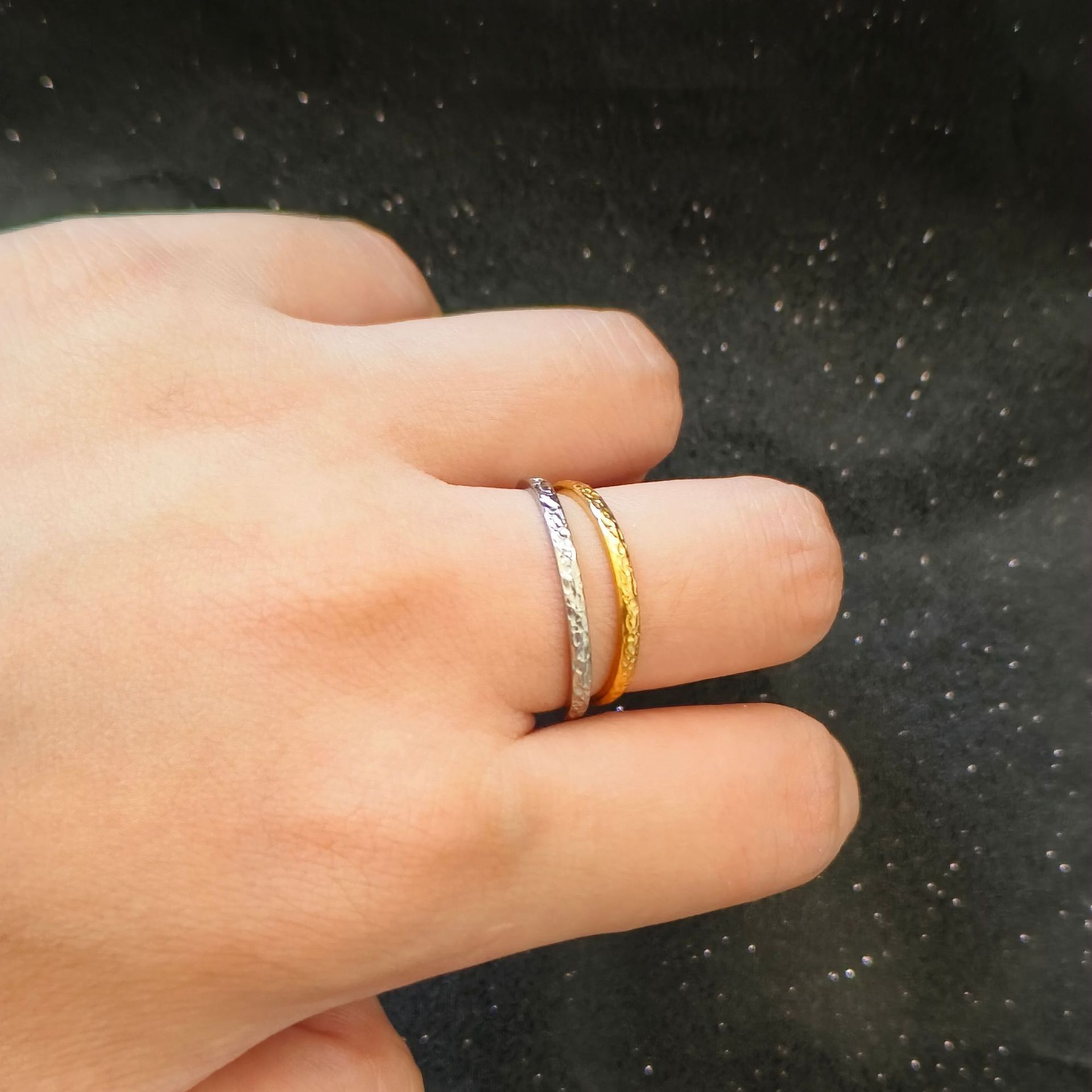 Top Source's new niche with irregular texture, concave convex and non fading ring give to friends