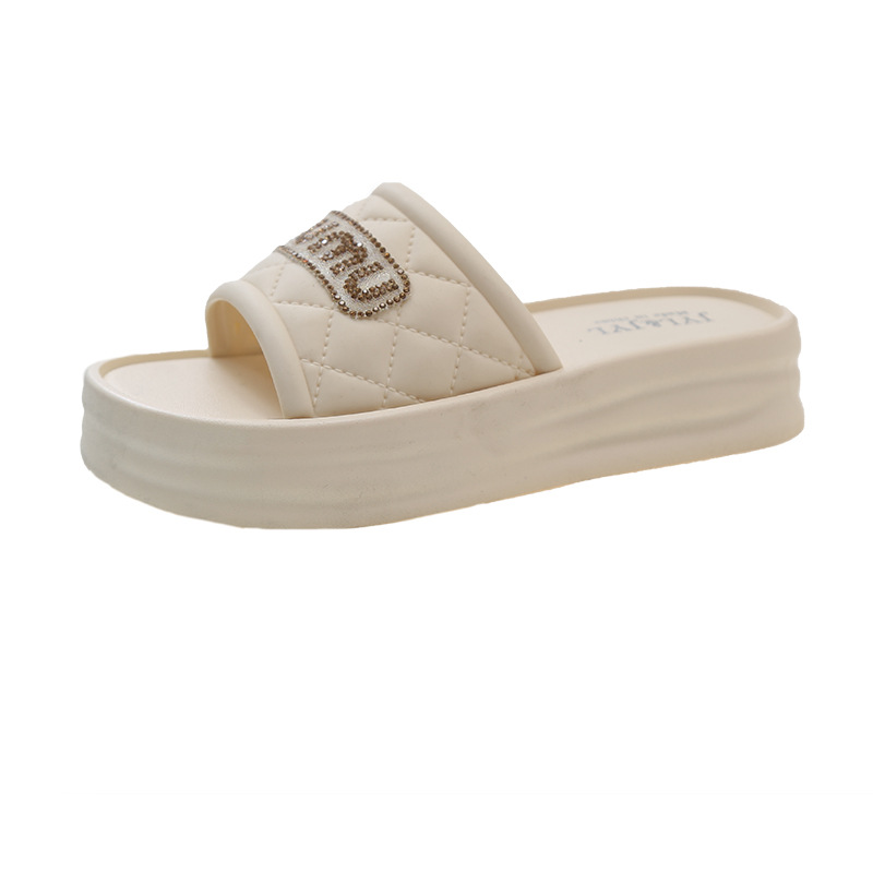 Women 2025 summer new thick bottom out all the network red diamond sponge bottom inside and outside to wear non-slip soft bottom home slippers