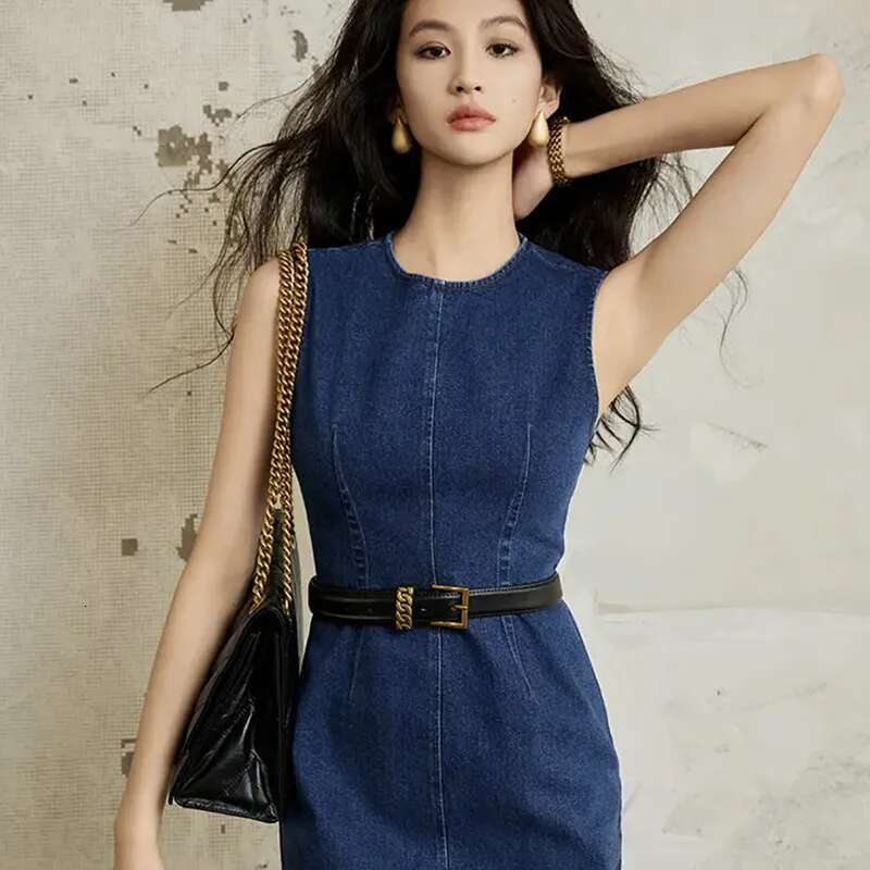 2025 Summer New Women's Skinny Fit Denim Dress Elegant O-Neck Sleeveless Waist-Cinching Midi Dresses Trendy Casual Streetwear