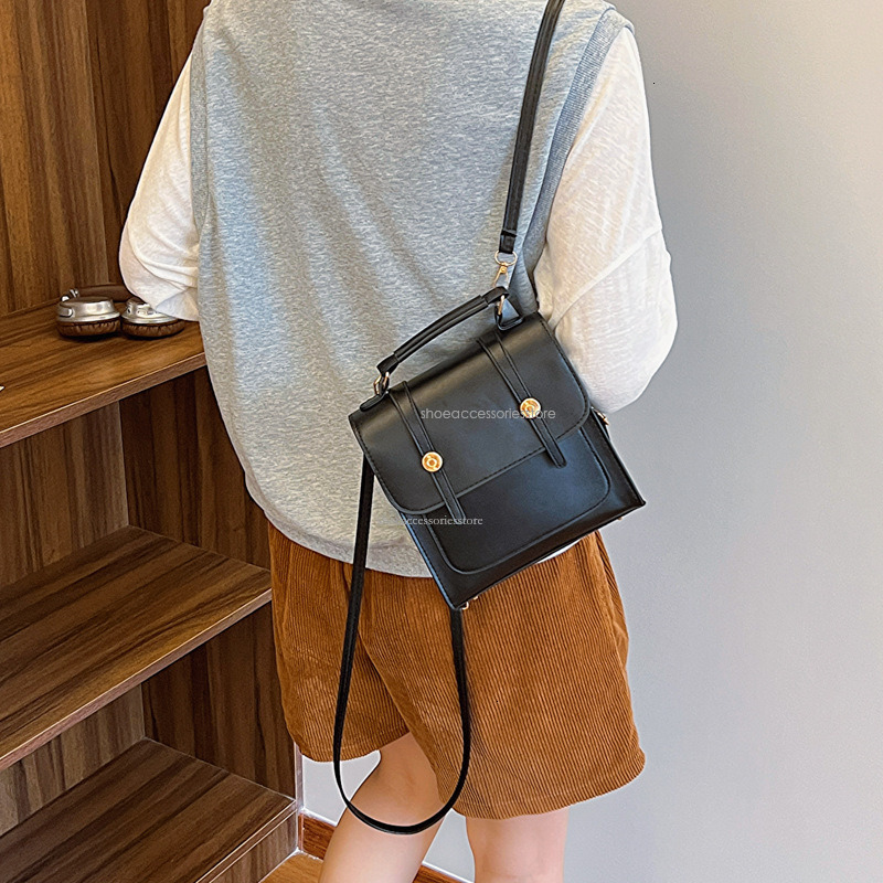 2025 designer's new autumn style casual commuting college style crossbody bag, shoulder bag, fashionable travel Korean version, simple women'