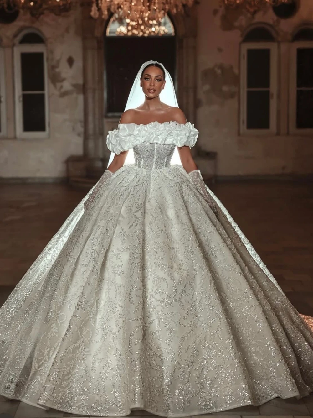 Modern Off the Shoulder Wedding Dress Elegant No Gloves Sequined Ball Gown Floor Length Customized Women Bridal Gown