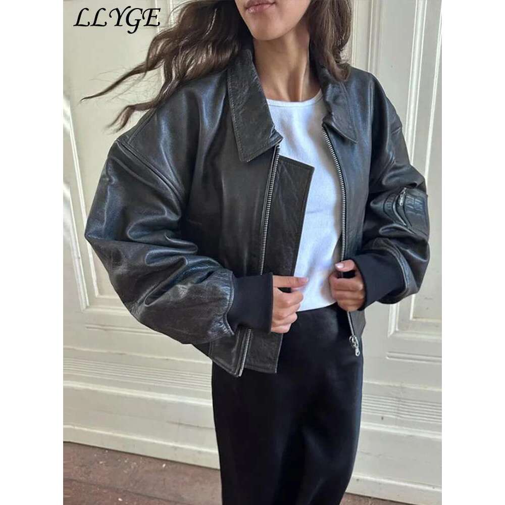 Short Leather Jacket Women Vintage Loose Lapel Long Sleeve Zipper Coat 2025 Spring Lady Locomotive High Street Outwear