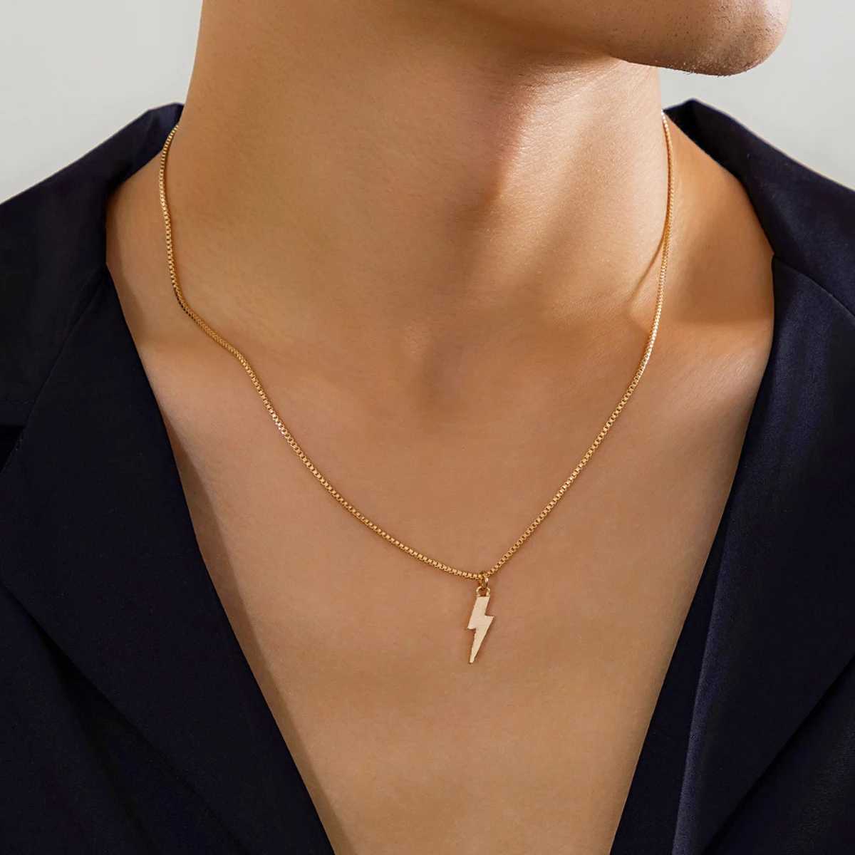 Srcon Punk Simple Box Chain Short Necklace Fashion Aesthetics Metal Lightning Pendant Necklace Mens Statement Jewelry GiftC250407