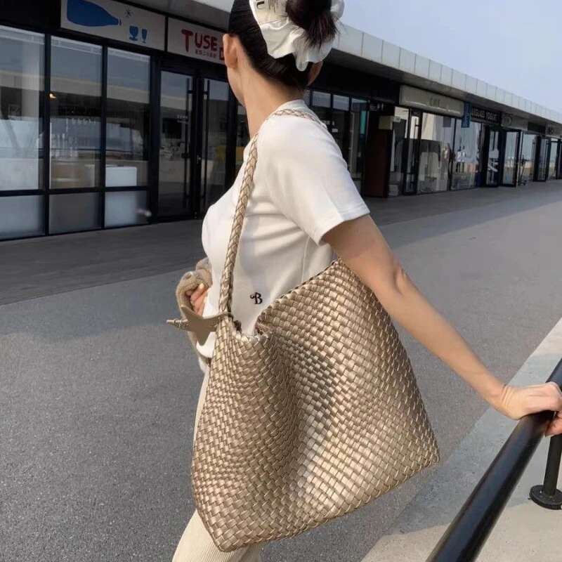Knock Trendy Style Chic Design New Knit Large Capacity Tote Bag Women Street Fashion Handbag For Lady Accessory Female