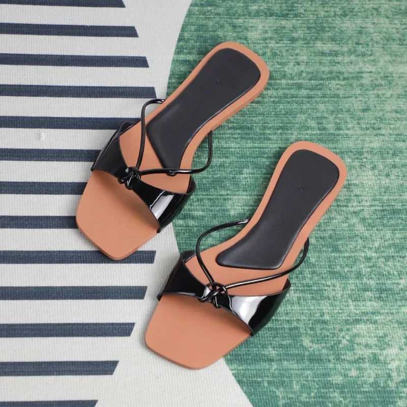 Womens Summer Pedal 2025 Fi Designer Sandals Womens Sexy Thin Belt Casual Beach Flat Shoes Shallow Womens ShoesXJ250407