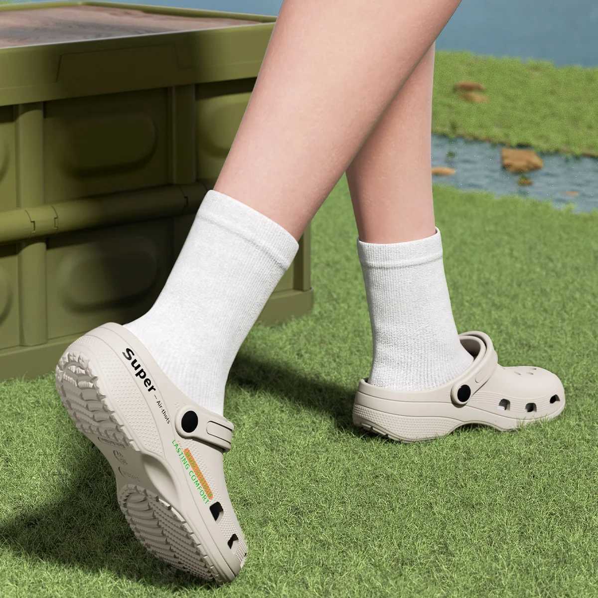 New Arrival Printed neutral hole EVA shoes with increased height thick sole slider for comfortable and breathable outdoor slider T250407