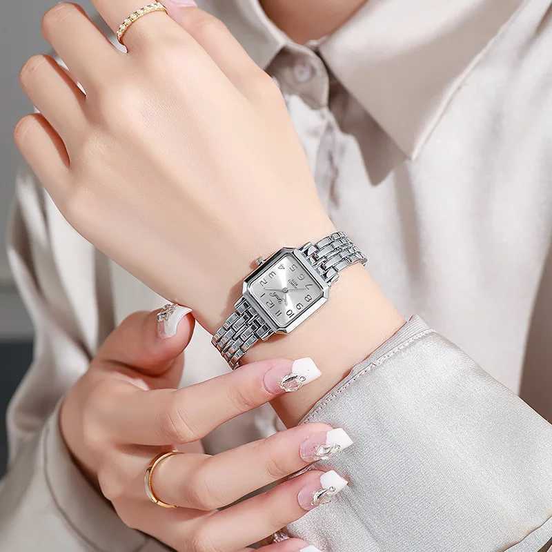 New Fashion Womens Elegant Design Square Dial Quartz Sports Commercial Womens Simulated Watch Womens Reloj De MujerT250408