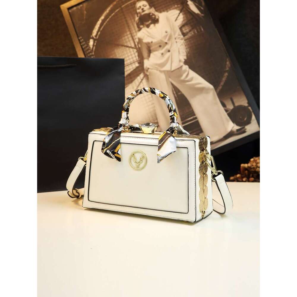 Spring 2022 New Fashionable Niche Design, Hand-Held High-End Small Square Genuine Leather Women's Bag, Single Shoulder Crossbody Bag Trend
