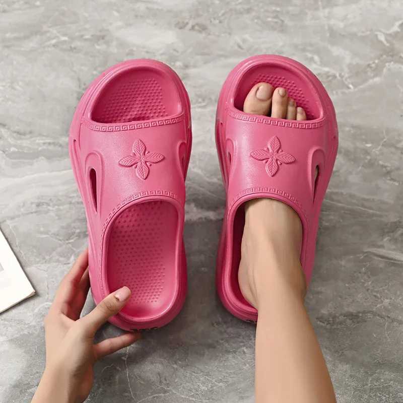 Thick bottomed womens EVA slippers for spring and summer anti slip beach comfort sole 2025 new indoor and outdoor leisure walking slideXJ250407