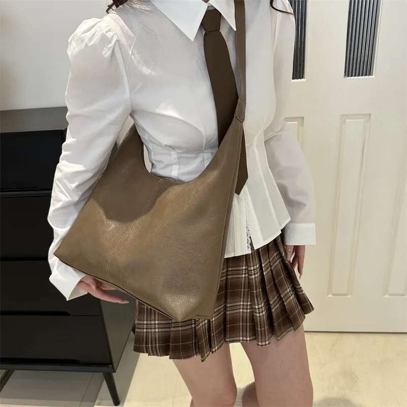 PU Material Fashionable Women s Large Capacity Daily Commuting Shoulder Bag Simple And Casual Handbag