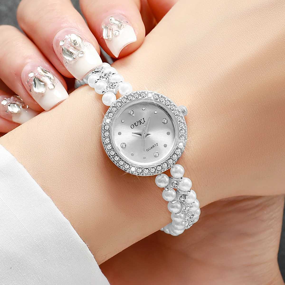 Fashion womens watch imitates pearl alloy strap and quartz watch Reloj Mujer (frameless)T250408