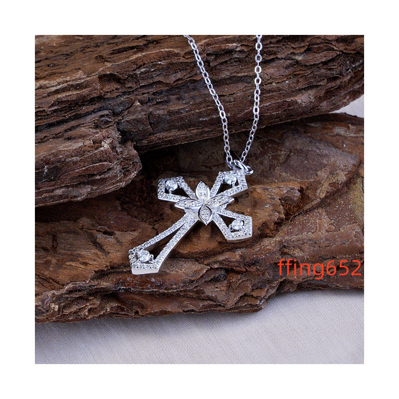 Factory Price Punk Luxury 925 Sterling Silver Full Diamond 2mm VVS Moissanite Pave Cross Shape Pendant Necklace for Men