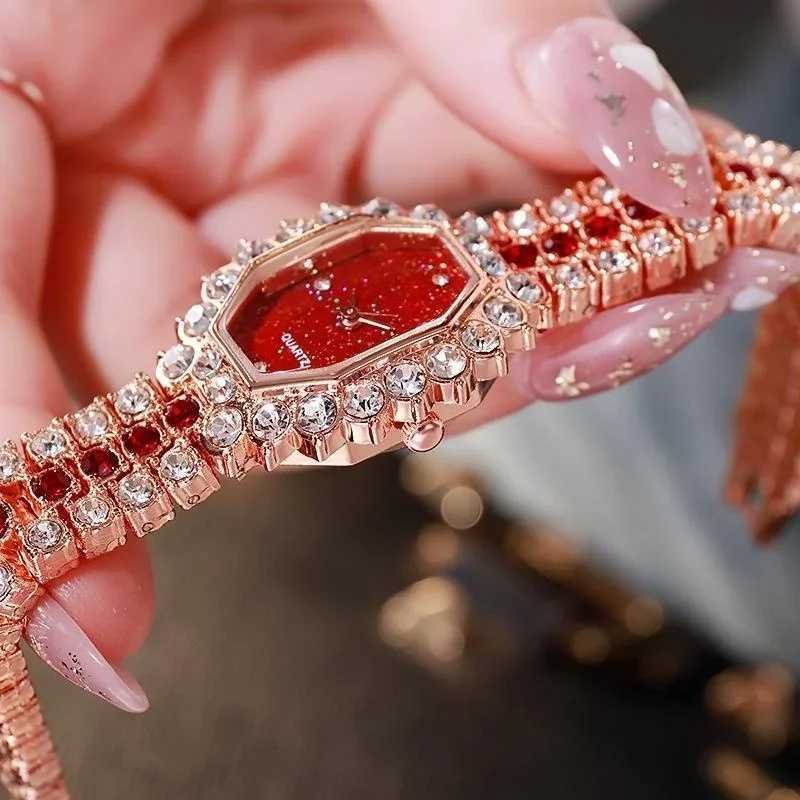 Womens Bracelet Watch New Fashion Womens Square Watch Full Diamond Quartz Clcok Alloy Leisure Starry Sky WatchT250408