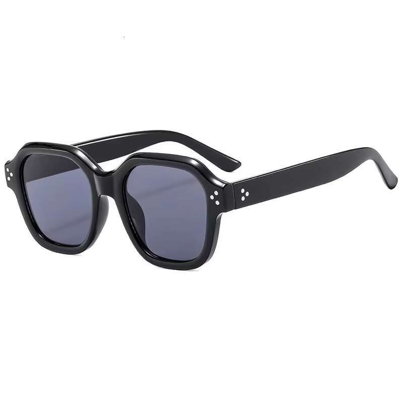Factory Direct Sales High Quality Trendy Unisex Summer Uv400 Plastic Shades Travel Sunglasses