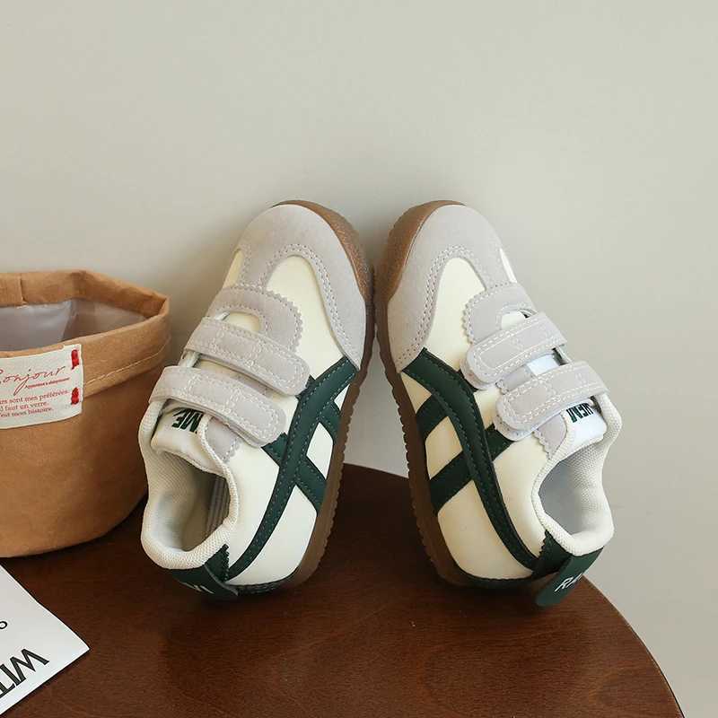Childrens running sports shoes 2025 autumn new fashion leisure walking baby boys and girls breathable soft childrens sports W250407