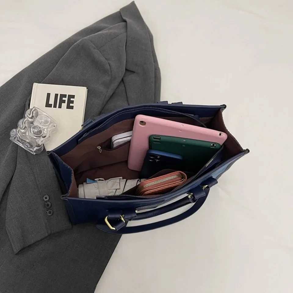 New Arrival Womens large capacity handbag casual and fashionable womens spliced denim handbag designer luxury shoulder bag womens messenger bag T25040