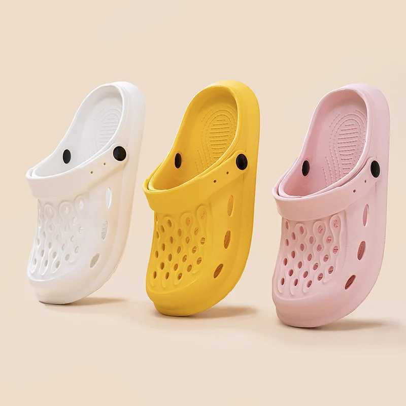New Arrival New Summer Sandals Solid Color Hole Shoes Mens Beach Slide Womens Flat Garden Sandals Classic Clogs Mens Slide T250407