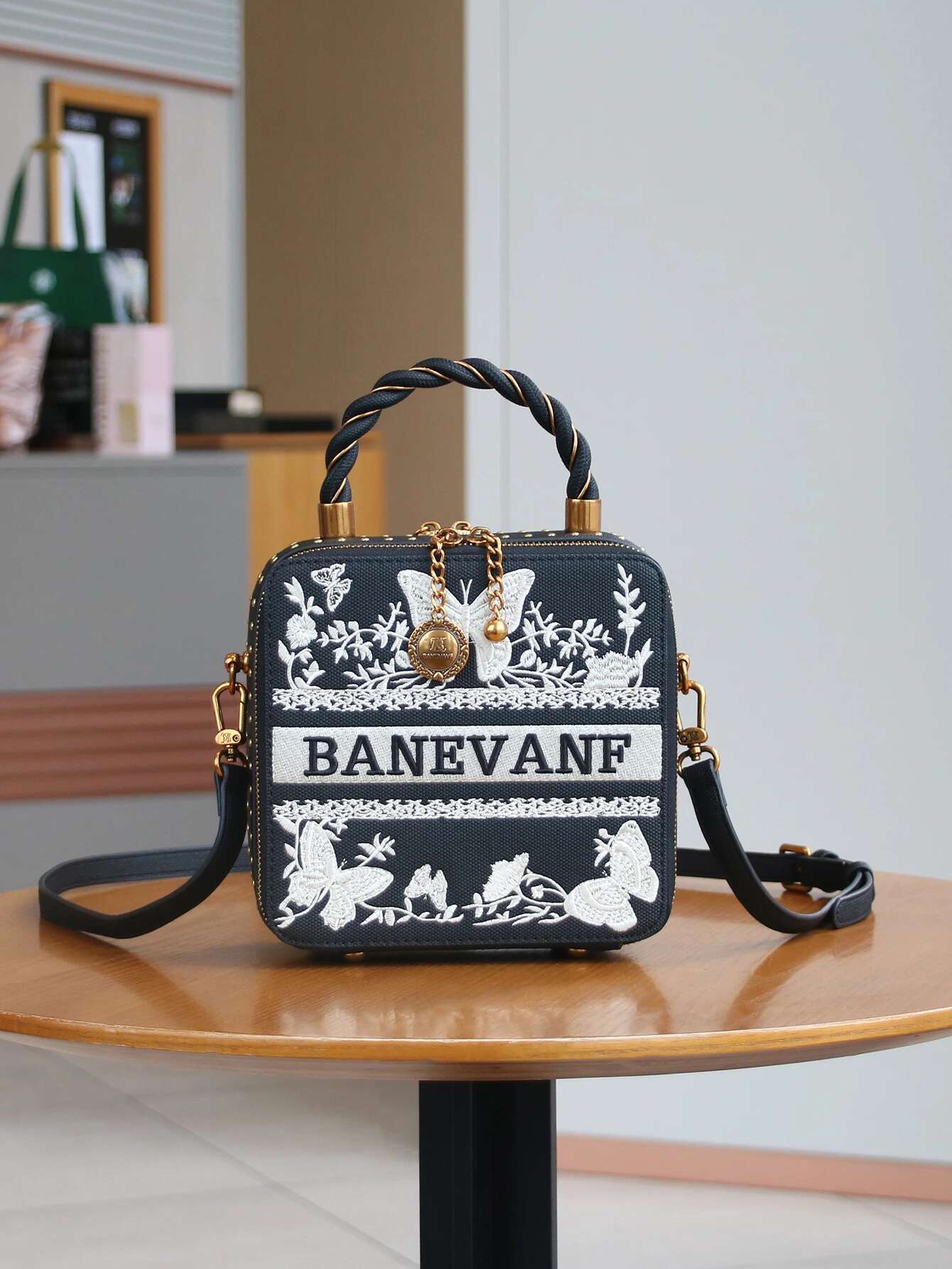New Chinese Embroidery Box, Small Square Bag, 2025, New Fashion High Sense, Popular Handbag, One-Shoulder Diagonal Fema