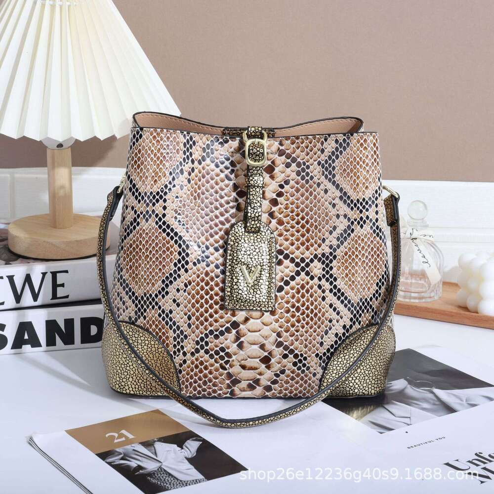Siweiya Thinking Ya Women's 2022 Autumn/Winter New Style 7765 Single Shoulder Snake Pattern Bucket Crossbody Bag
