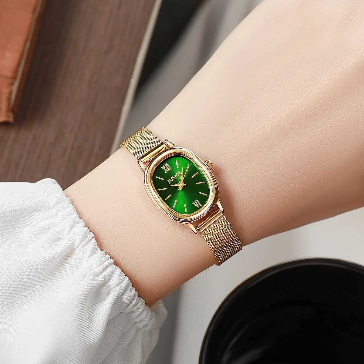 Ladies new oval steel strap quartz watch with rectangular scale high-end atmosphere and fashion trend.T250408